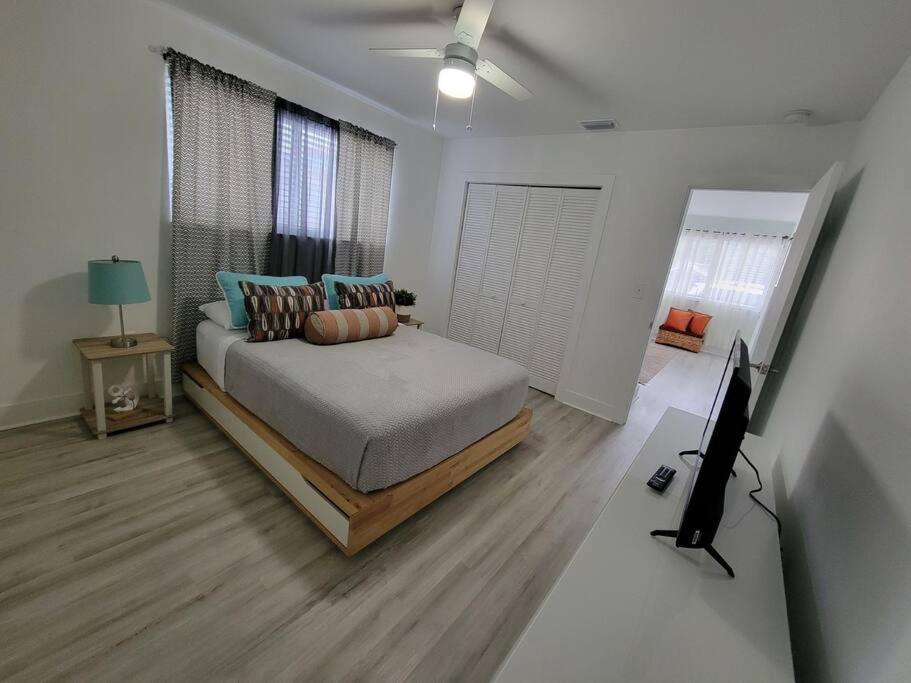 Апартаменти Sol Miami #1 With Free Parking On Premises Екстер'єр фото
